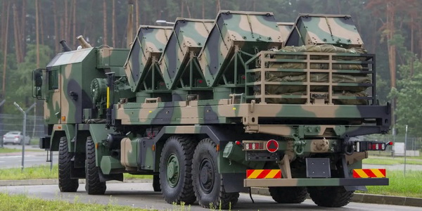 بولندا | وكالة التسلح البولندية تمنح شركة Huta Stalowa Wola عقدًا لإنتاج أنظمة زرع الألغام الآلية طراز Baobab-K. 