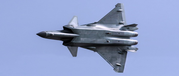 مقاتلة الجيل الخامس الصينية طائرة J-20 أول طائرة من الجيل الخامس في التاريخ بها مقعدين الصين تكشف رسميًا عن مفهوم J-20 أول طائرة شبح ذات مقعدين في العالم.