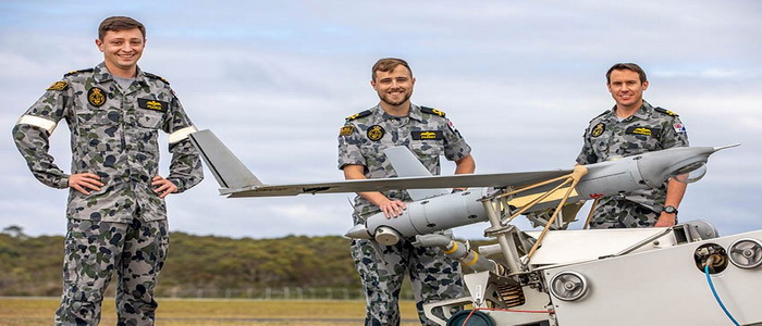 جمعت أنظمة Insitu أكثر من 1.3 مليون ساعة طيران وهي تعتبر شركة فرعية مملوكة بالكامل لشركة Boeing شركة Insitu Pacific الأسترالية المملوكة لبوينغ تطلق فصل دراسي افتراضي للدفاع.