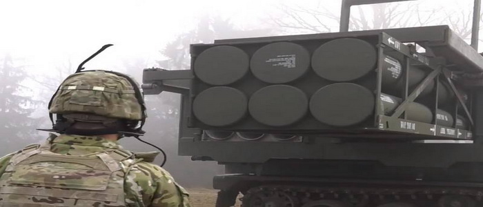 يتم تطوير الصاروخ الجديد الذي تفوق سرعته سرعة الصوت كبديل للذخيرة القديمة للأنظمة التكتيكية التشغيلية ATACMS الجيش الأمريكي يتسلم صاروخ Precision Strike Missile (PrSM) الإصدار 2.0 الذي تفوق سرعته سرعة الصوت.