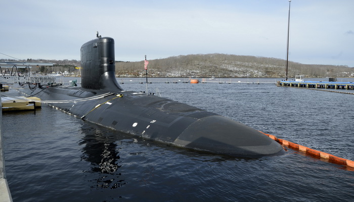 البحرية الأمريكية تكشف عن أحدث غواصاتها الهجومية USS Colorado 