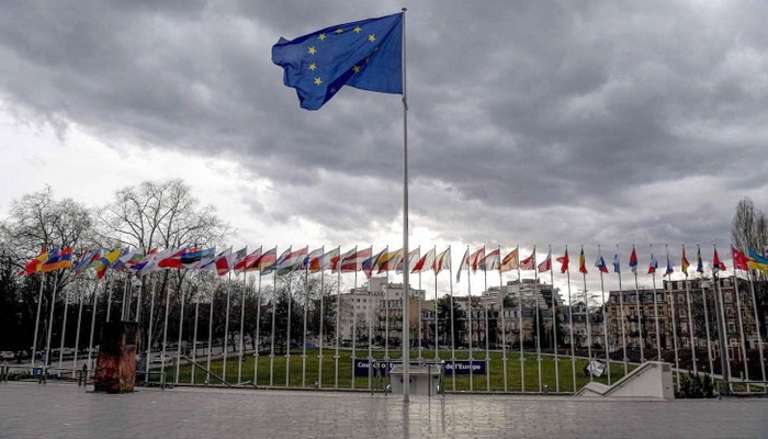 الإتحاد الأوروبي | على خلفية الغزو الروسي لأوكرانيا الموافقة على حزمة عقوبات إقتصادية وخطوات بوتين لتحصين روسيا ضد عقوبات الغرب.