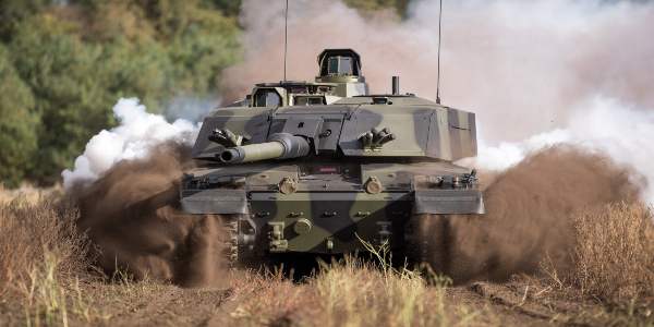 صُنعت كلا القفصين بواسطة وحدة تجارب الجيش (ATU)، ويُقال إنهما نجحا في حماية دبابة القتال الرئيسية من سرب من 20 طائرة هجومية بدون طيار من زوايا مختلفة. بريطانيا | الجيش البريطاني يختبر تصميمين لاقفاص الحماية على دبابة تشالنجر 2.