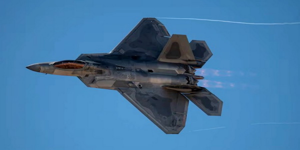 الولايات المتحدة | مشروع قانون مجلس النواب يمنع تقاعد طائرات F-22 ويستمر في شراء طائرات F-15EX التابعة للقوات الجوية.
